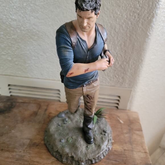 Uncharted 4 Nathan Drake Statue Figure Only Libertalia Collector Edition Signed - Picture 9 of 10